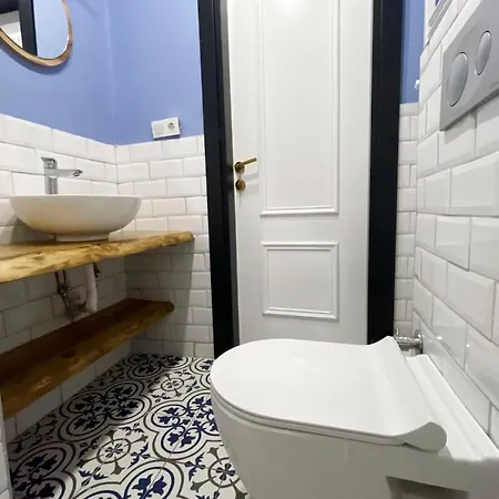 Beautiful 2br And 2toilet Balcony Near Hilton #4 *