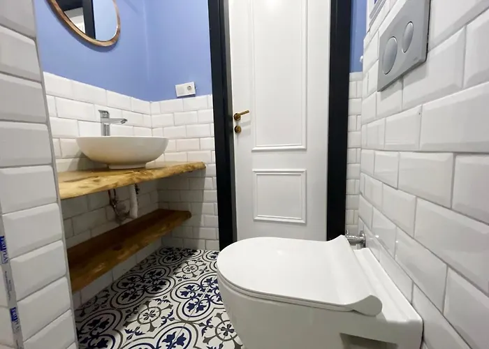 Beautiful 2br And 2toilet Balcony Near Hilton #4 *