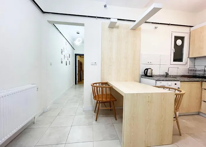 Beautiful 2br And 2toilet Balcony Near Hilton #4 Apartment *